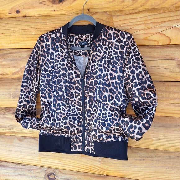 Cropped Cheetah Jacket - Picture 6 of 15